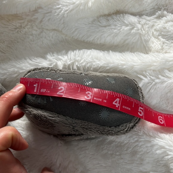 UGG Bixbee Baby Booties - Picture 6 of 6